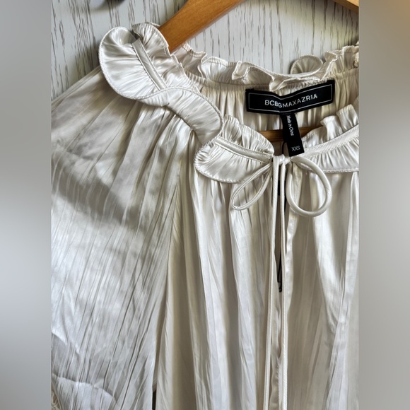 BCBGMAXAZRIA Ruffle Peasant Long Sleeve Blouse - Picture 9 of 15